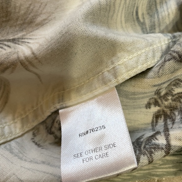 Windham Pointe Men’s L Short Sleeve Tropical button Down - Picture 9 of 11